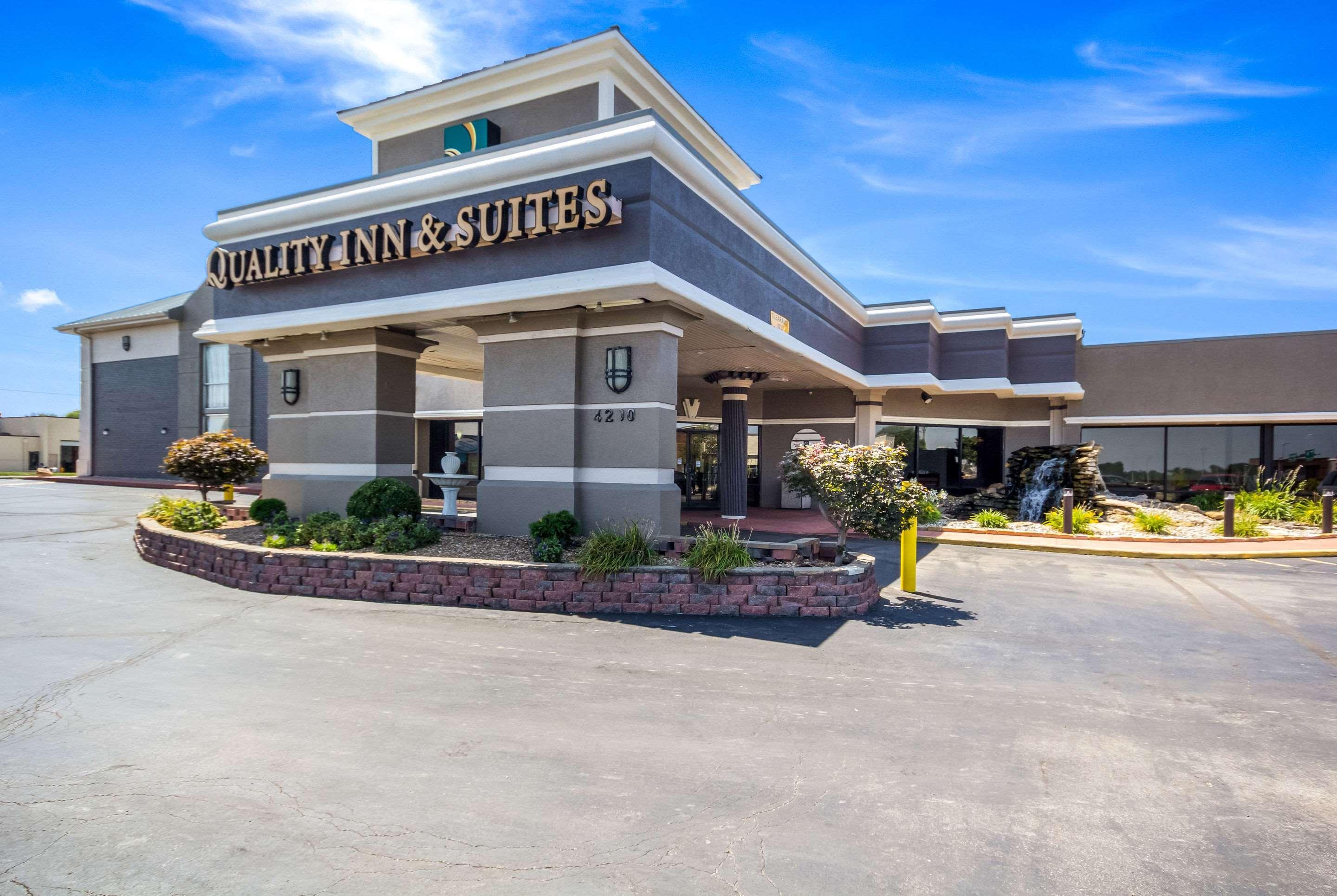 Quality Inn & Suites Kansas City - Independence I-70 East Exterior photo